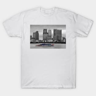 Canary Wharf London Docklands England UK T-Shirt